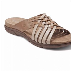 New Easy-Spirit Meadow Sandals